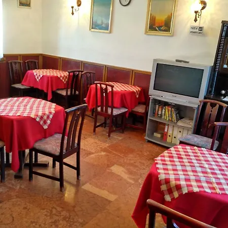 Bed & Breakfast Panzi\u00f3 Hummel Győr