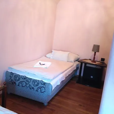 Bed & Breakfast Panzi\u00f3 Hummel Győr