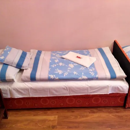 Bed & Breakfast Panzi\u00f3 Hummel Győr